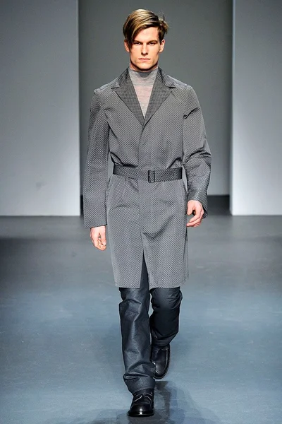 Look 12